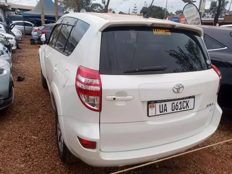 Toyota RAV 4   - 2010