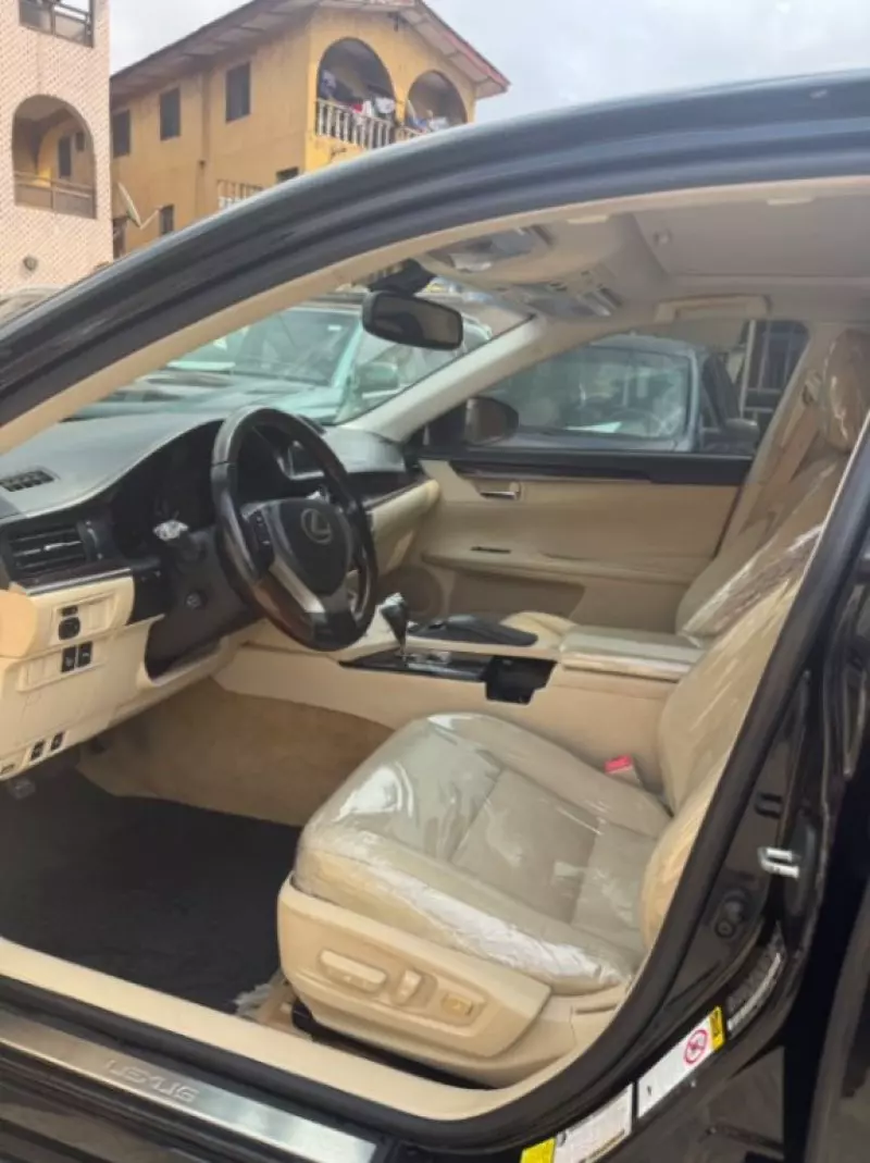 Lexus ES - 2013