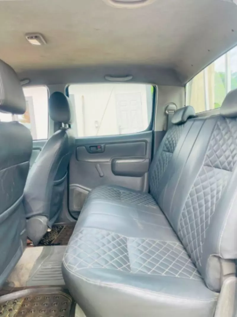 TOYOTA Hilux - 2010