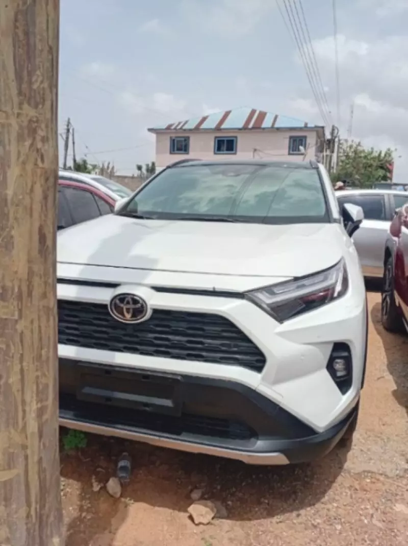 Toyota RAV 4   - 2023