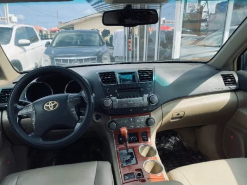 Toyota Highlander   - 2009