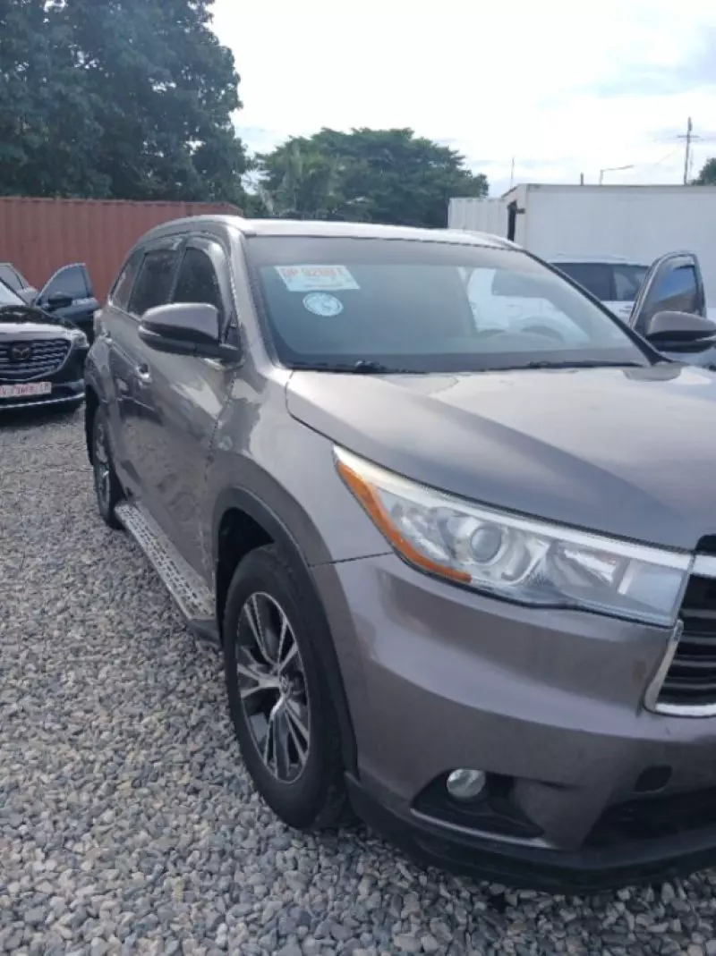 TOYOTA Highlander - 2016