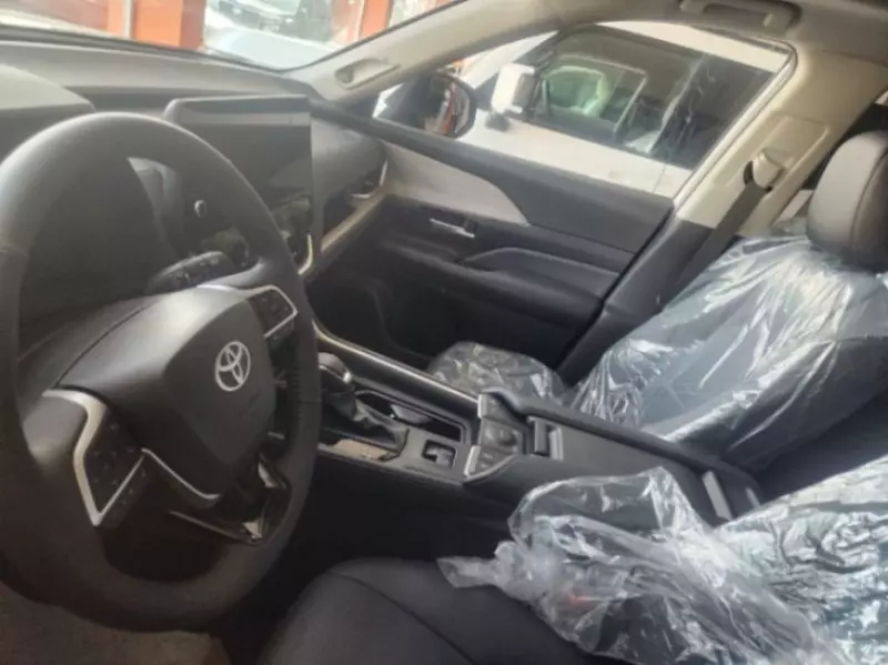 TOYOTA Grand Highlander   - 2026