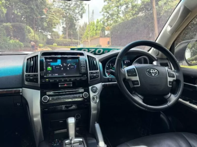 Toyota Land Cruiser VX   - 2015