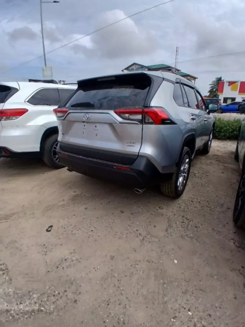 TOYOTA RAV4   - 2025