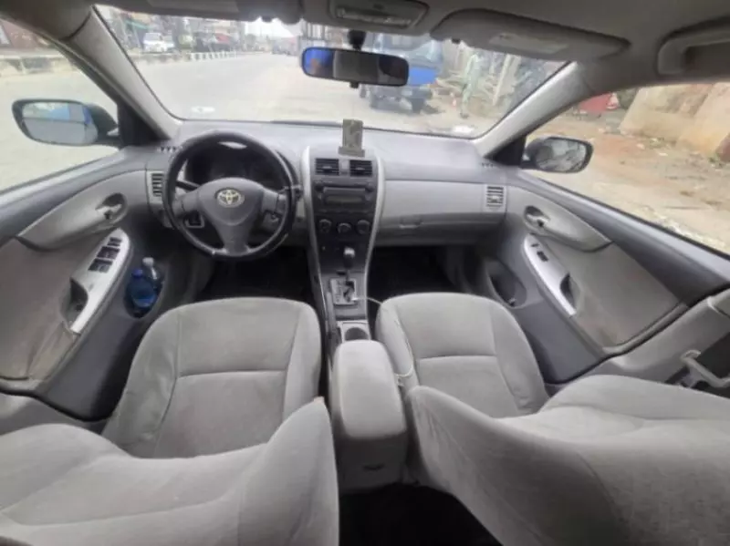 TOYOTA Corolla   - 2009