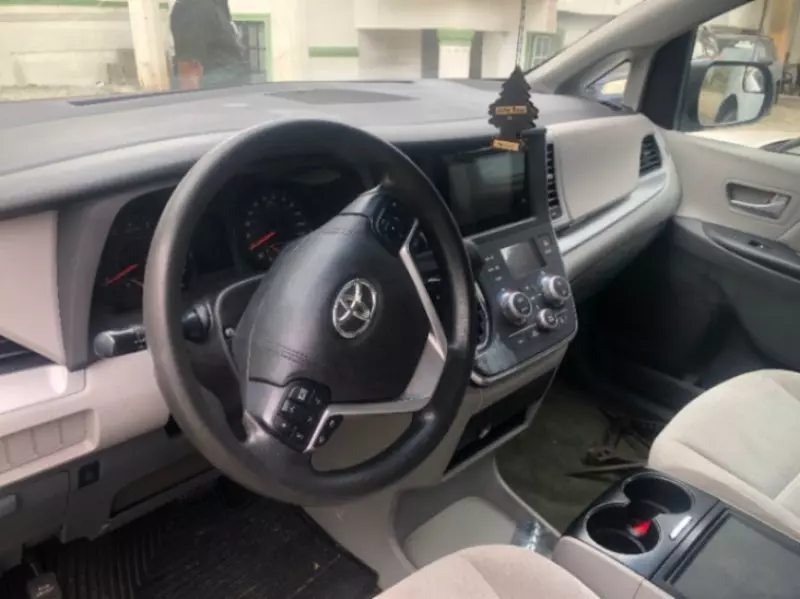 TOYOTA Sienna   - 2015