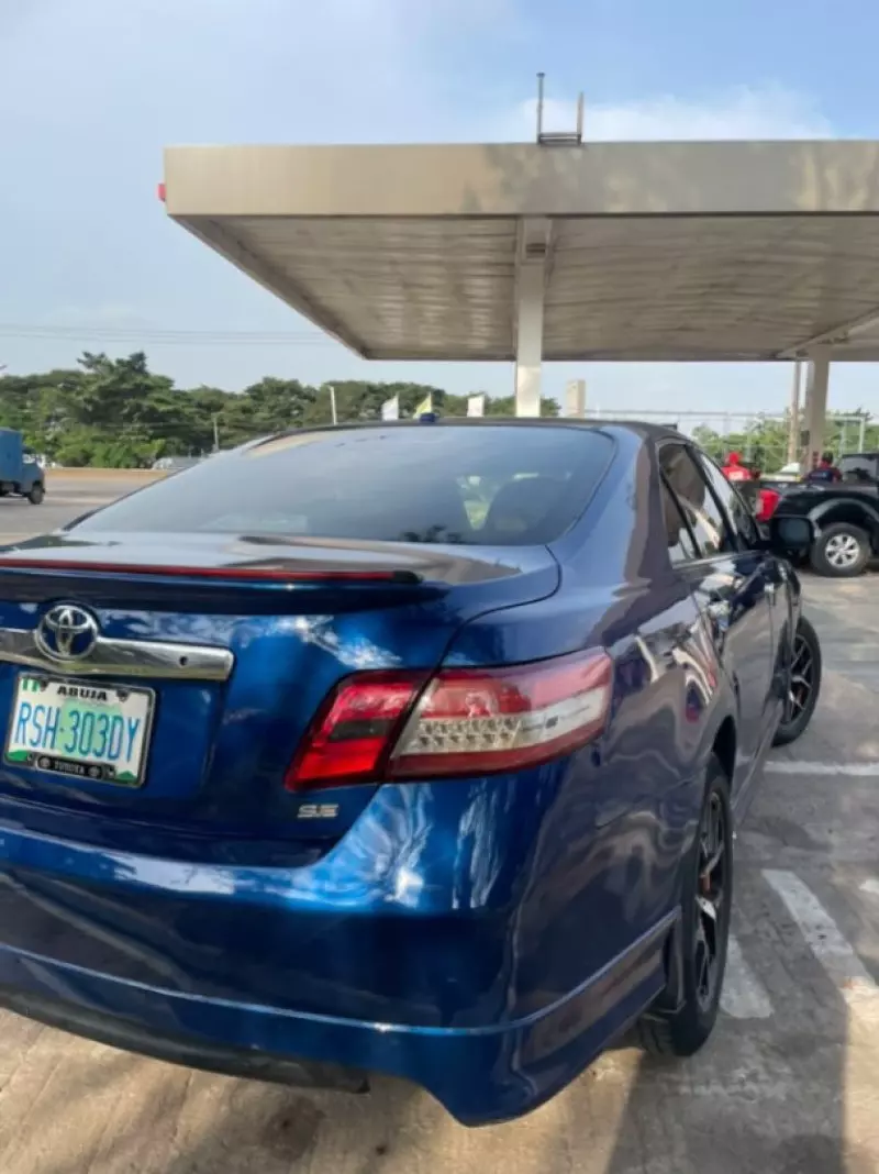 TOYOTA camry   - 2010