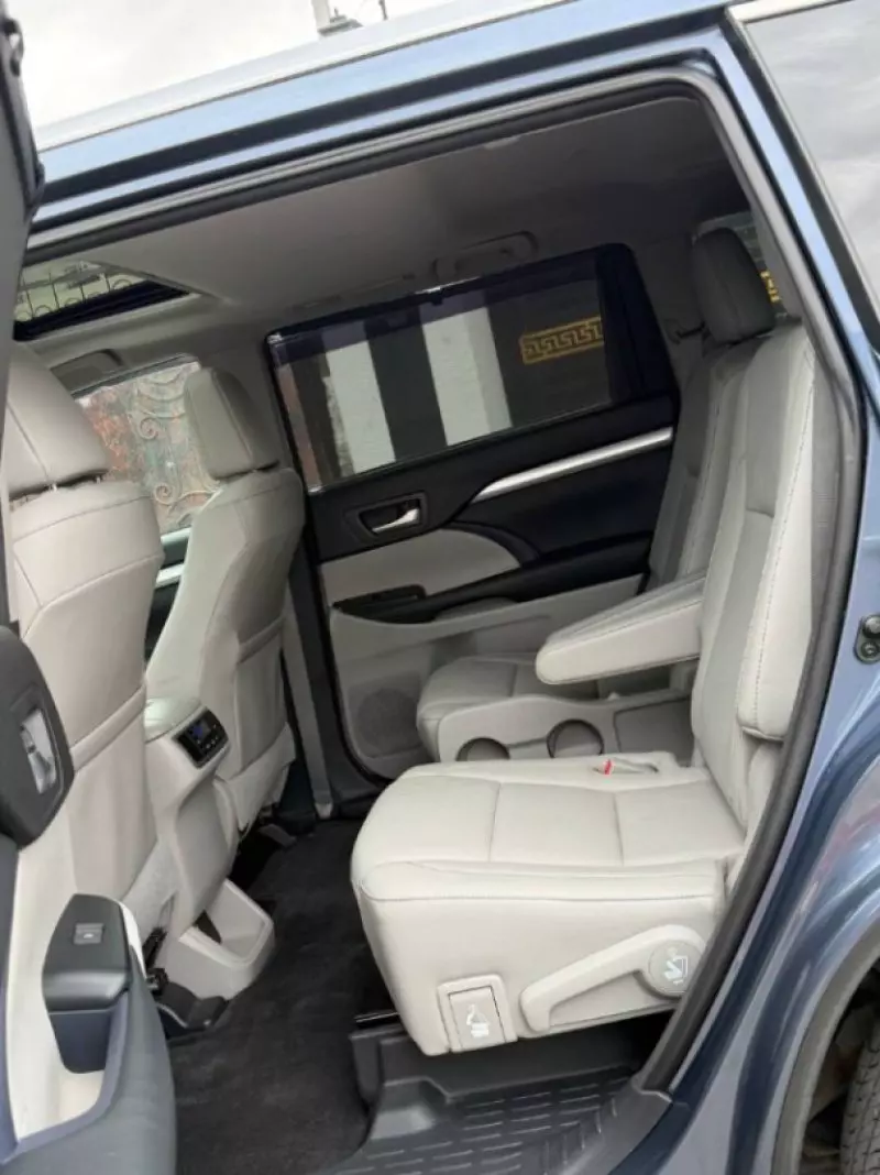 TOYOTA Highlander   - 2015