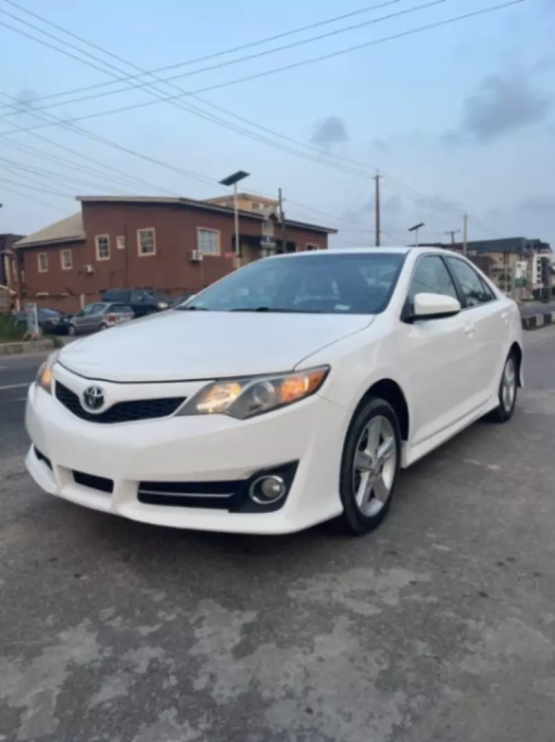 TOYOTA Camry   - 2012