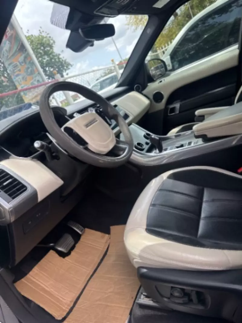 Land Rover Range Rover Sport   - 2020
