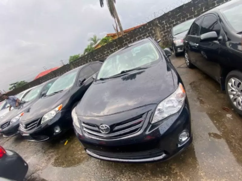 TOYOTA Corolla   - 2010