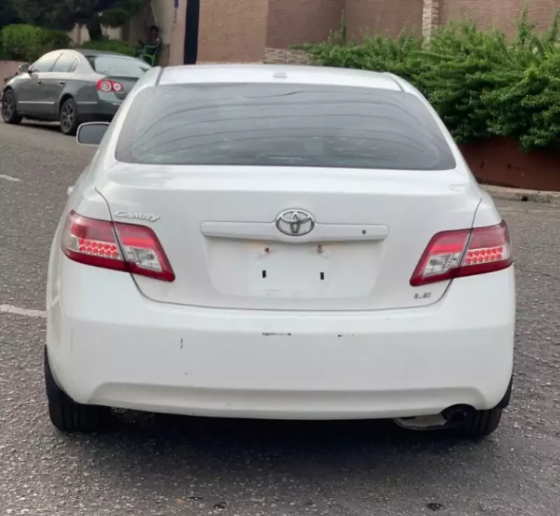 TOYOTA Camry   - 2010