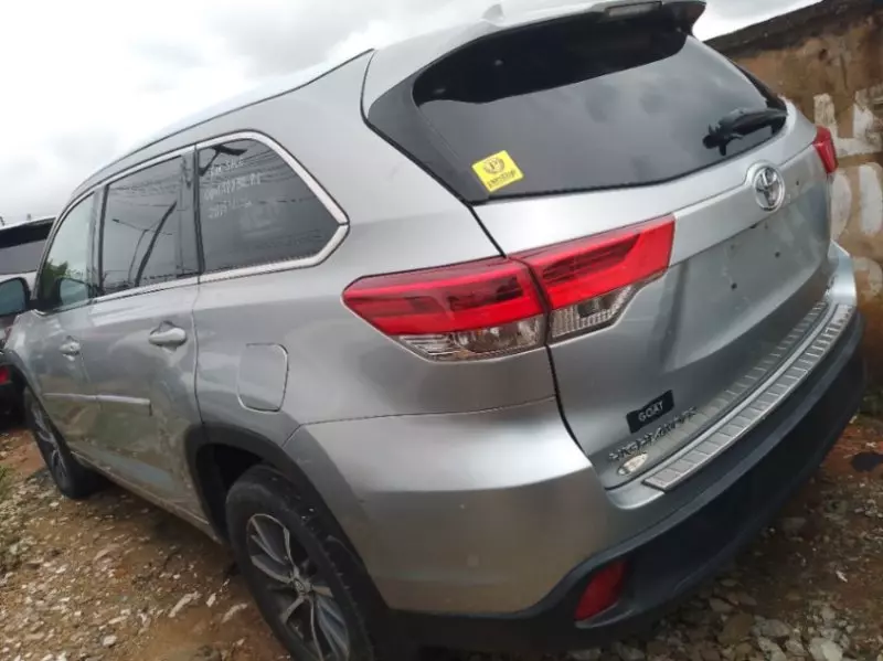 Toyota Highlander   - 2018