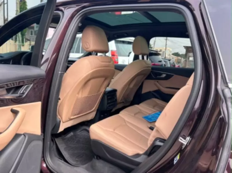 Audi Q7   - 2020