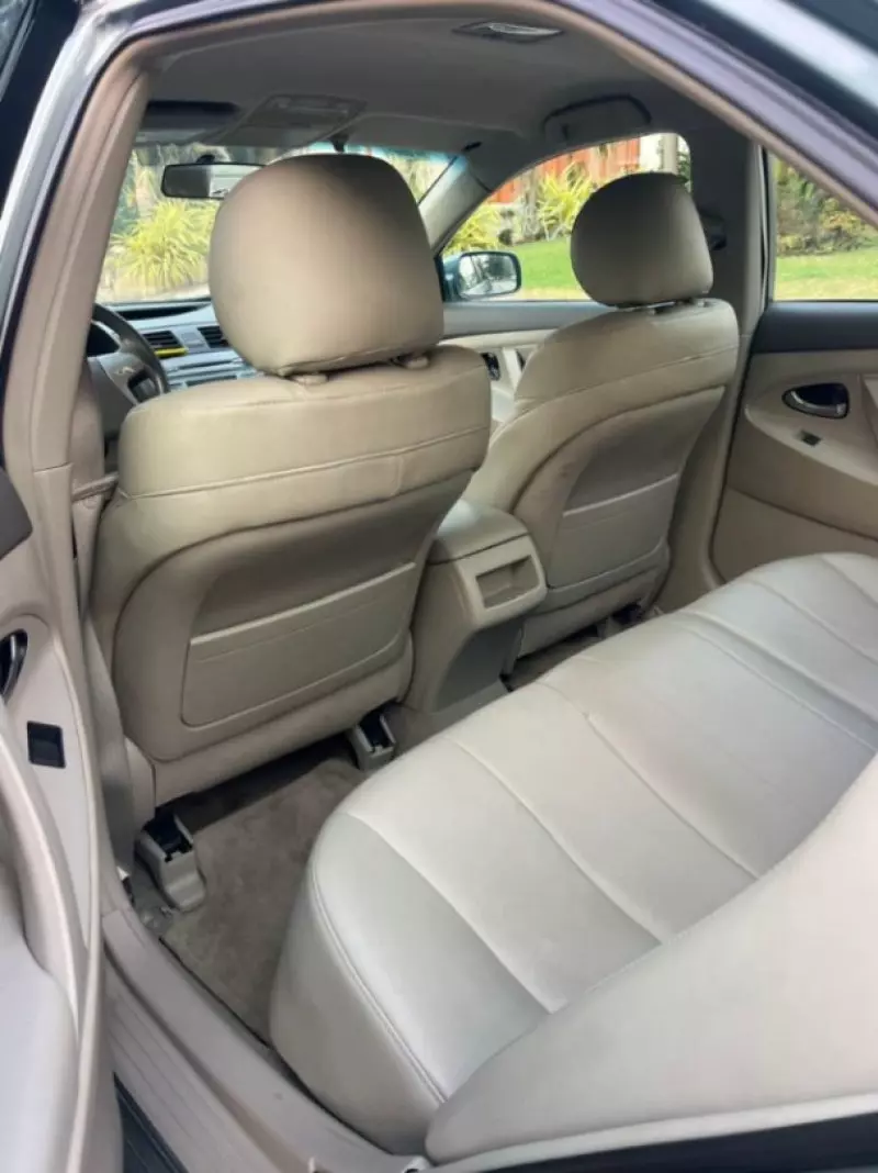 Toyota Camry   - 2009