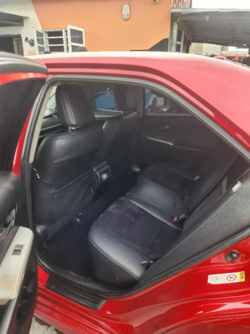 Toyota camry   - 2012