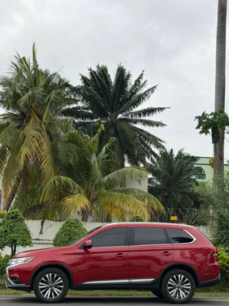 Mitsubishi OUTLANDER   - 2020