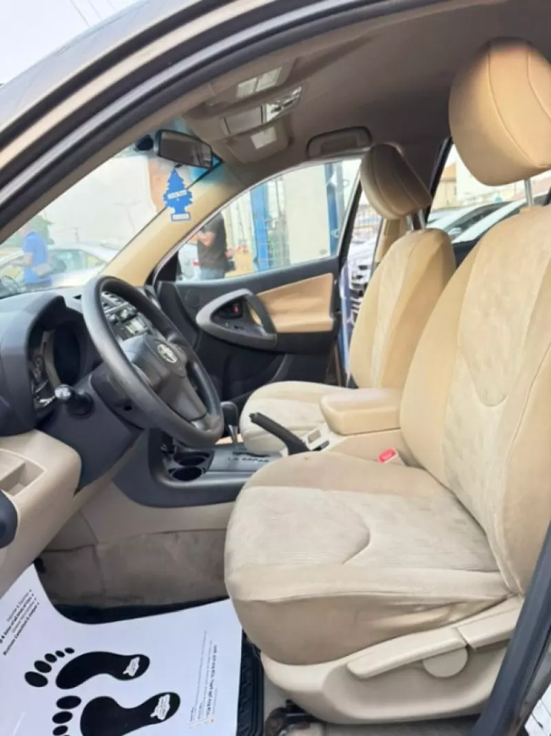 Toyota RAV 4   - 2010