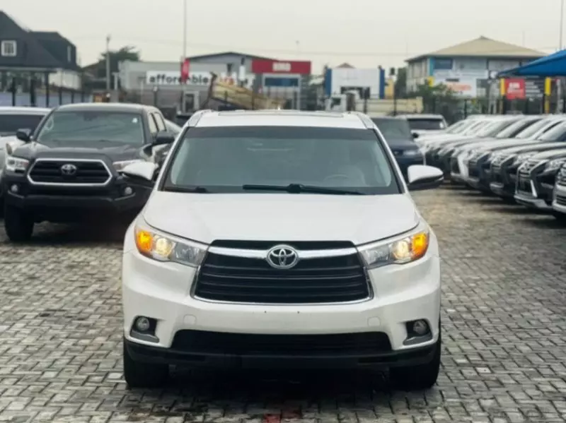 Toyota Highlander   - 2014