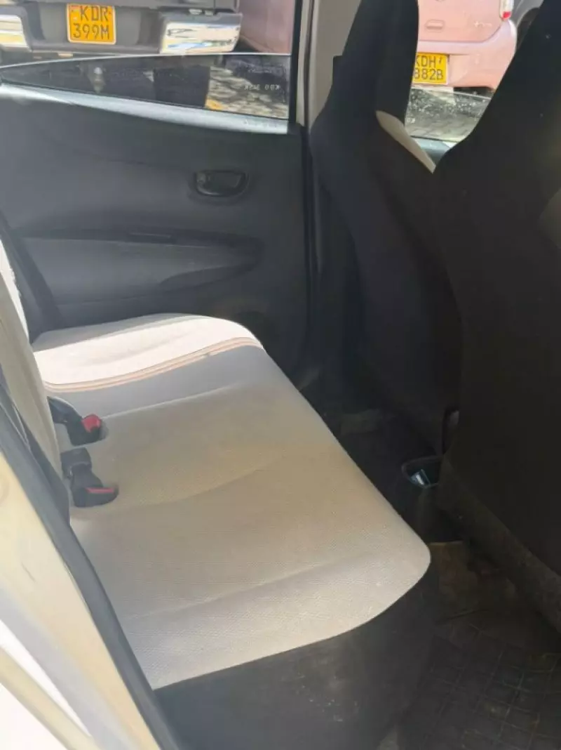 Toyota Vitz   - 2014