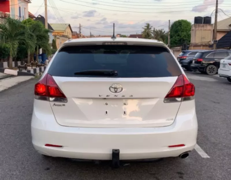 Toyota Venza   - 2013