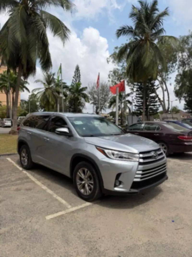 Toyota Highlander   - 2015