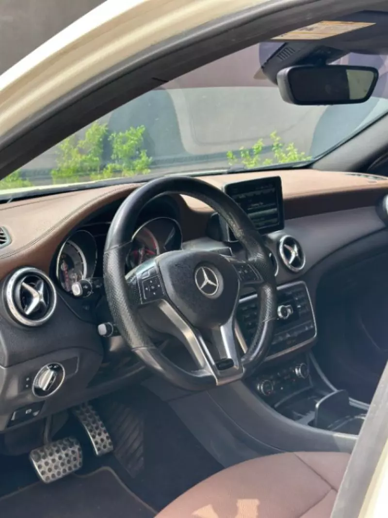 Mercedes-Benz GLA-Class   - 2015