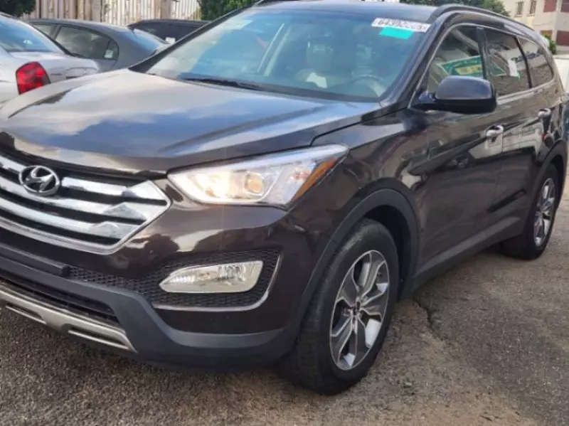 Hyundai Santa Fe   - 2016