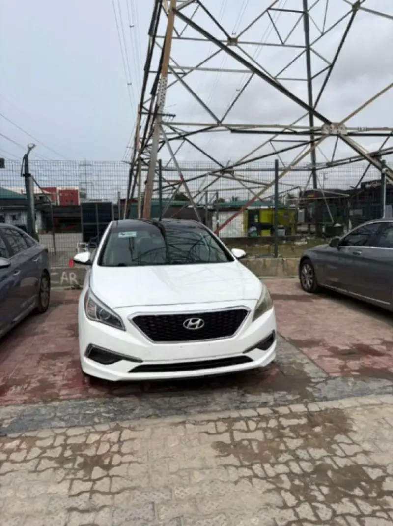 Hyundai Sonata   - 2015