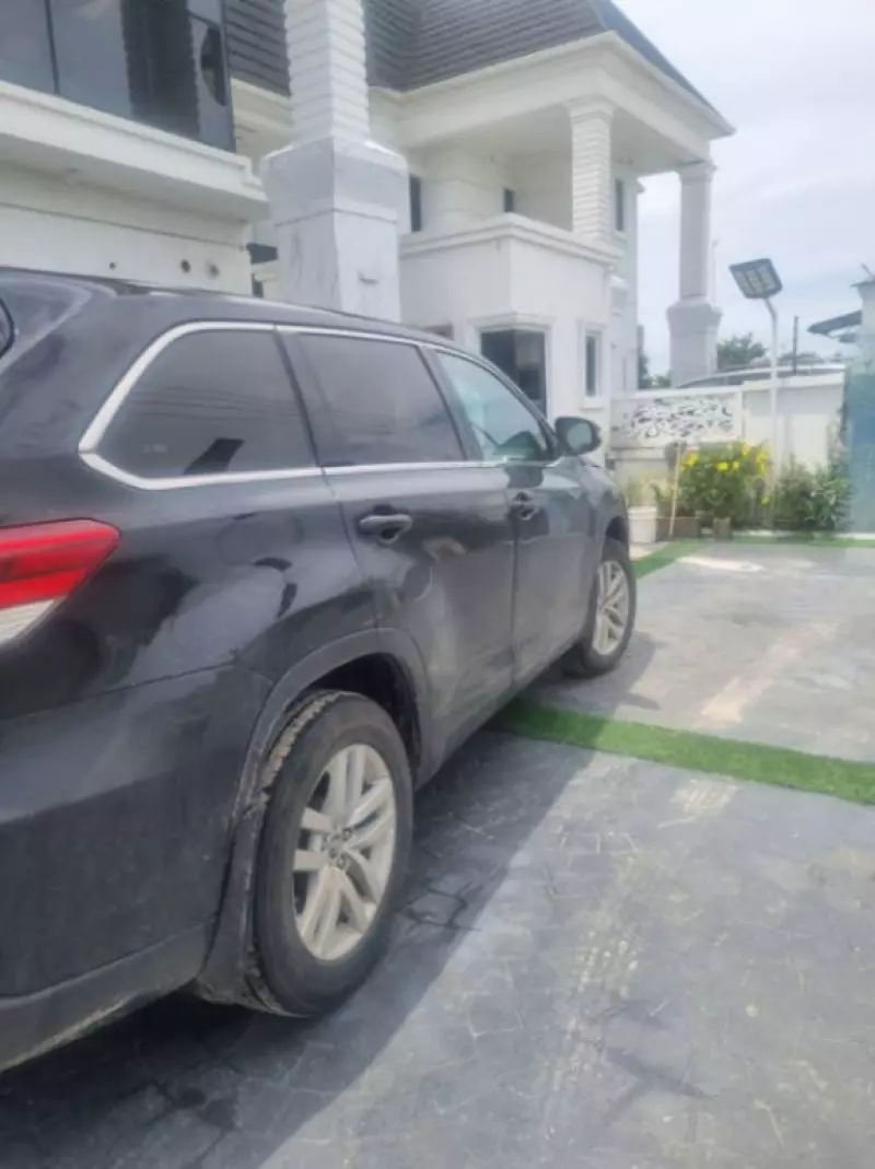 TOYOTA Highlander   - 2016