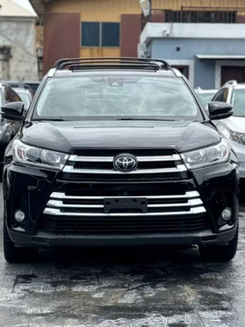 Toyota Highlander   - 2017