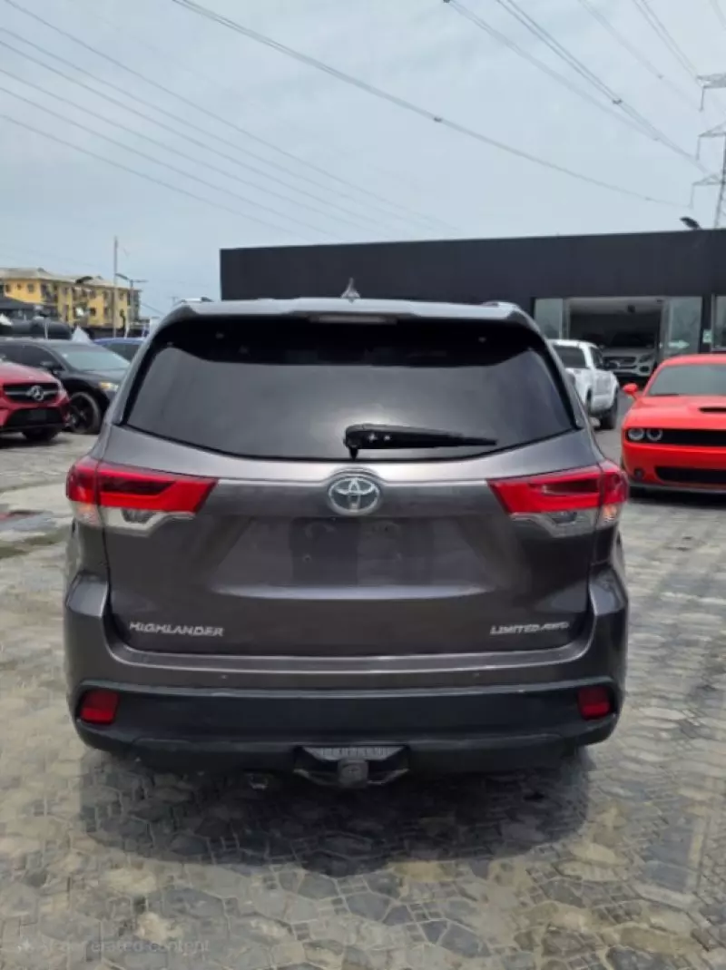TOYOTA Highlander   - 2017
