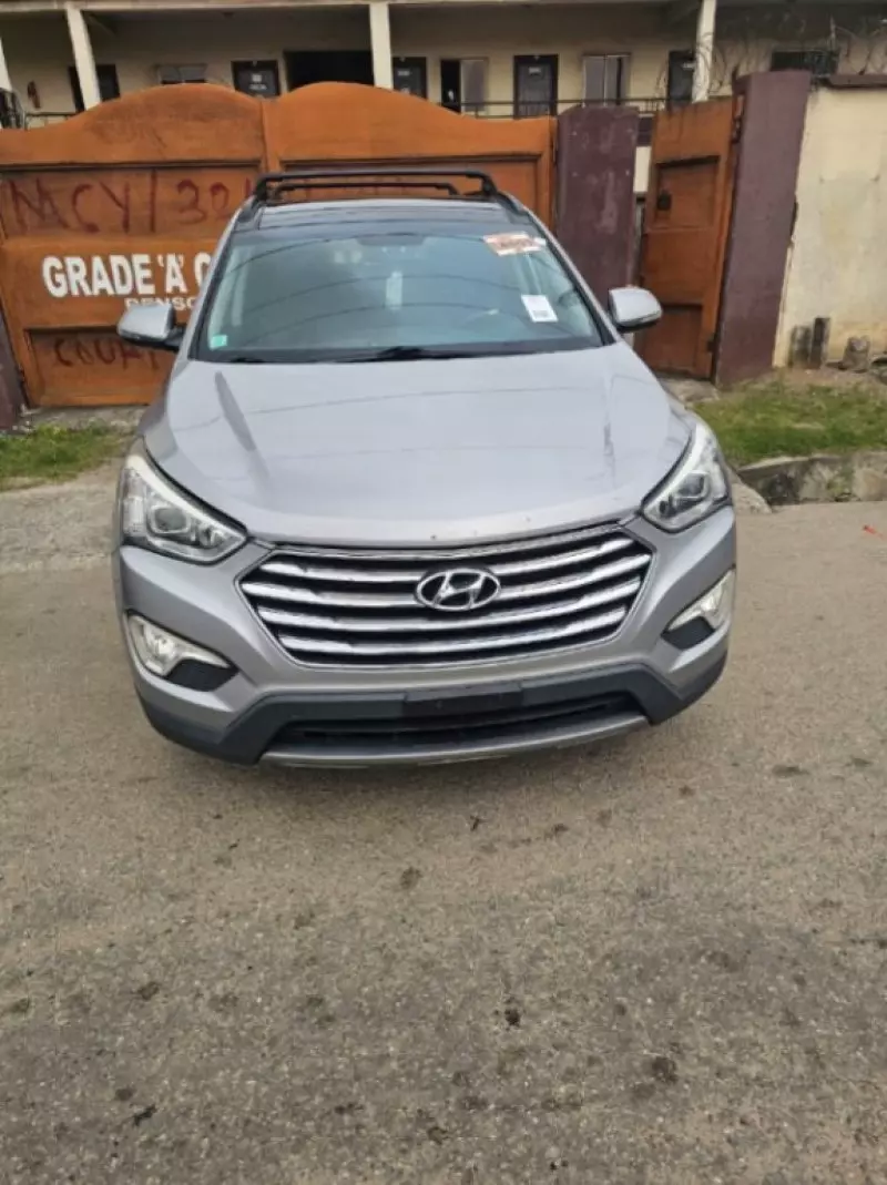 Hyundai Santa Fe   - 2013