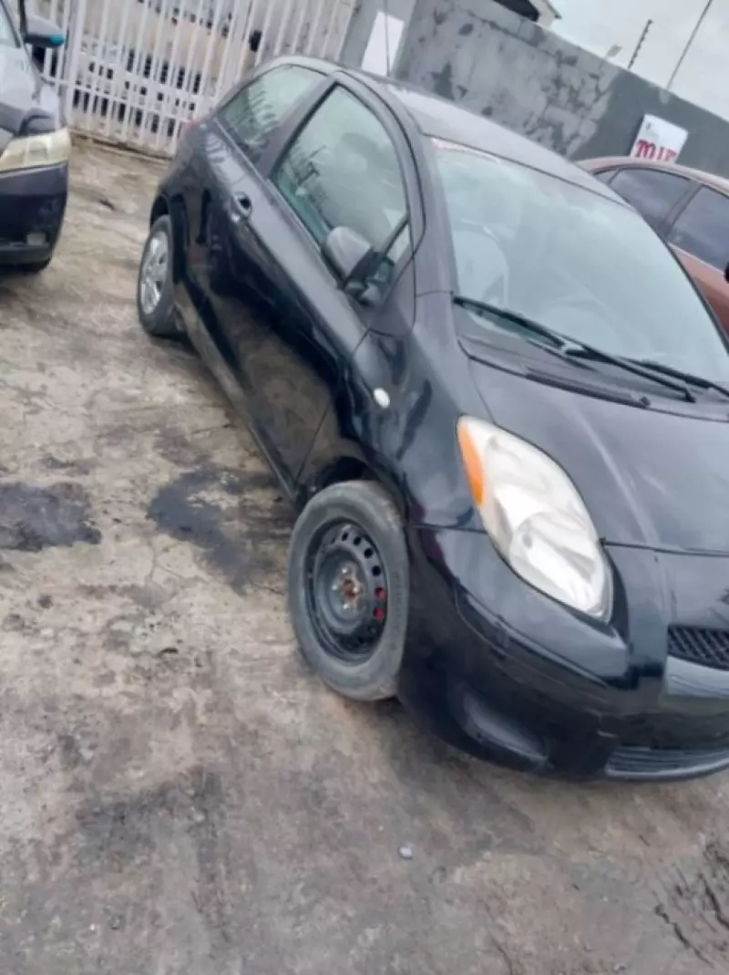 Toyota Yaris   - 2009