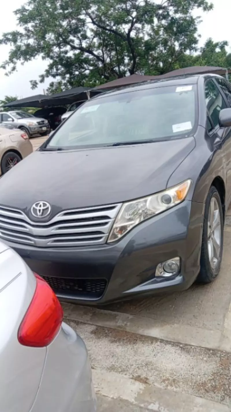 TOYOTA Venza   - 2010