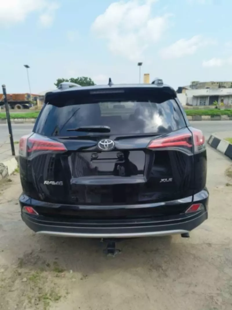 Toyota RAV 4   - 2016
