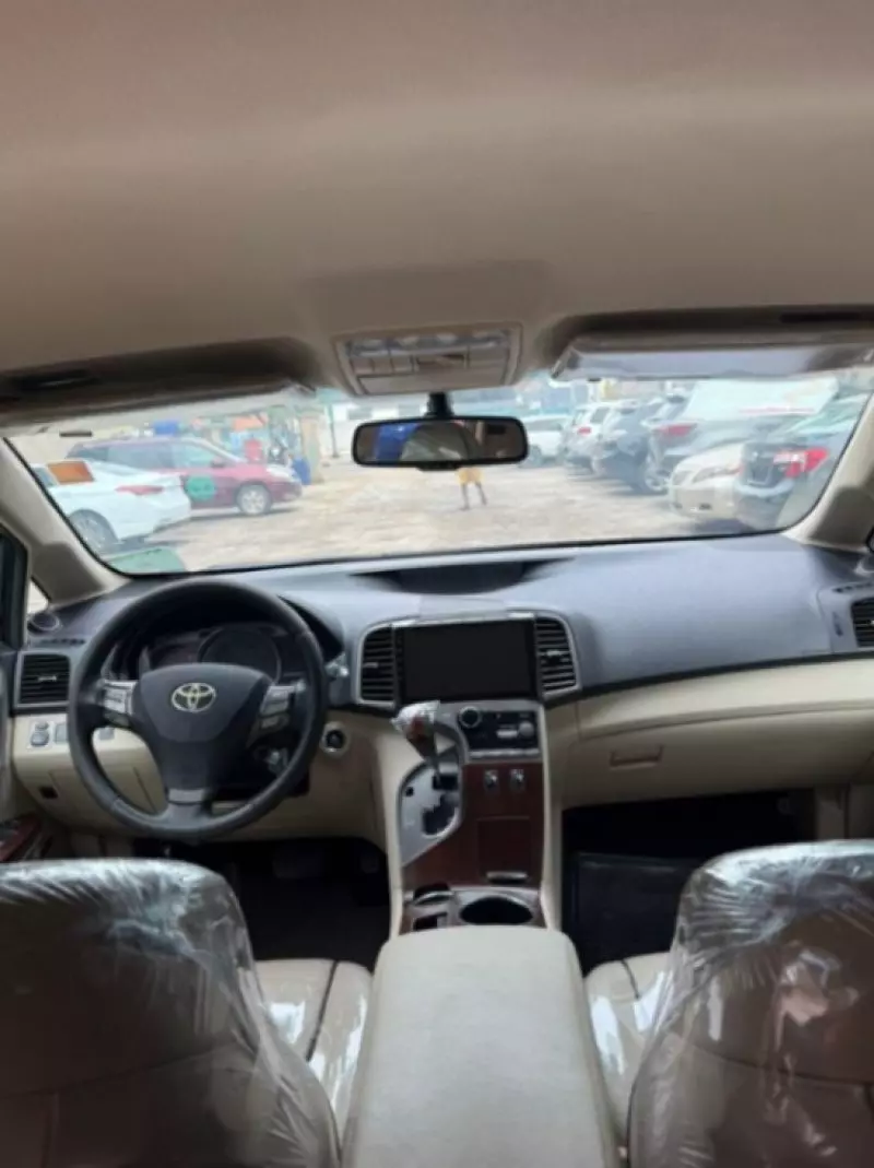 Toyota Venza   - 2011