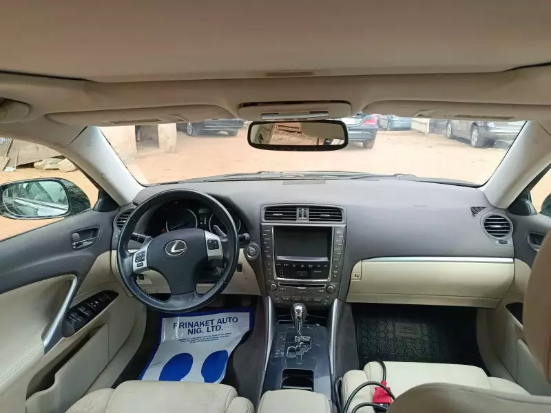 Lexus IS 250   - 2011