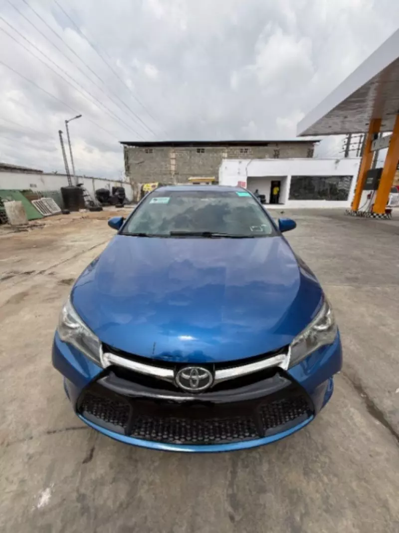 Toyota Camry   - 2017