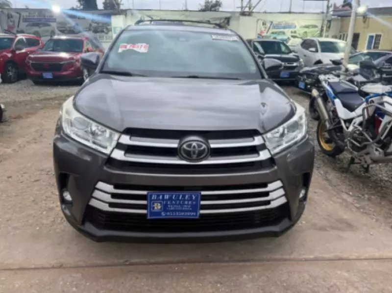 Toyota Highlander   - 2019