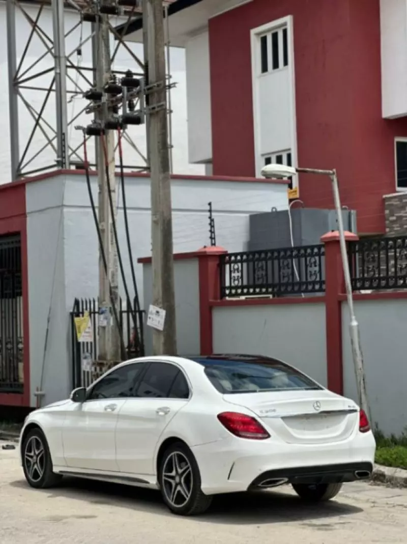 Mercedes-Benz C 300   - 2015