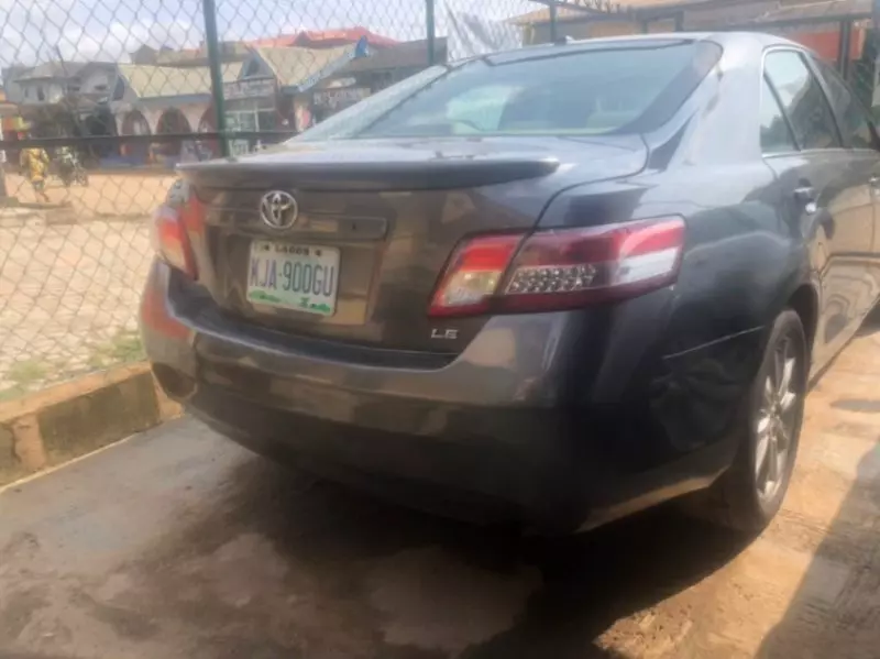 TOYOTA Camry - 2011