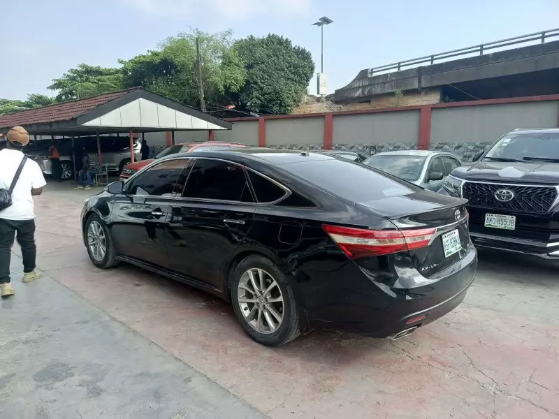 Toyota Avalon - 2015