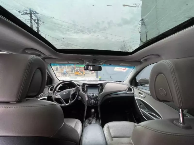 Hyundai Santa Fe   - 2015
