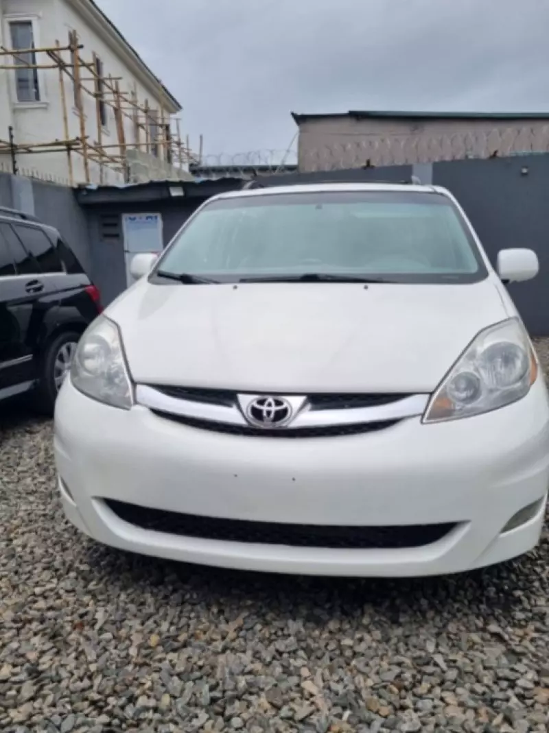 TOYOTA Sienna   - 2007