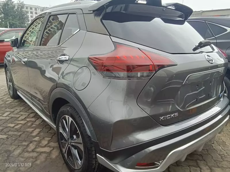Nissan Kicks   - 2020