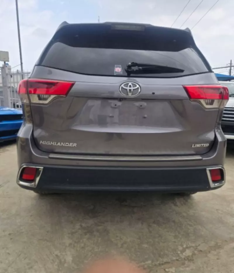 TOYOTA Highlander   - 2018