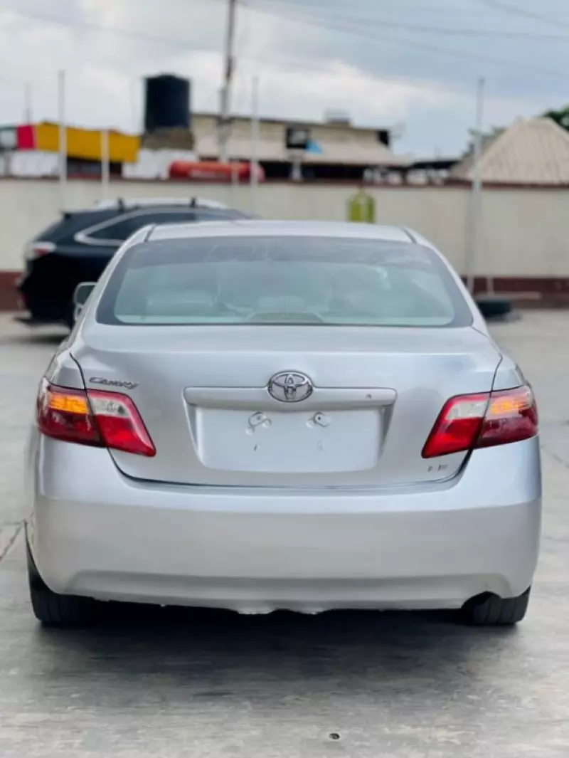 Toyota Camry   - 2007