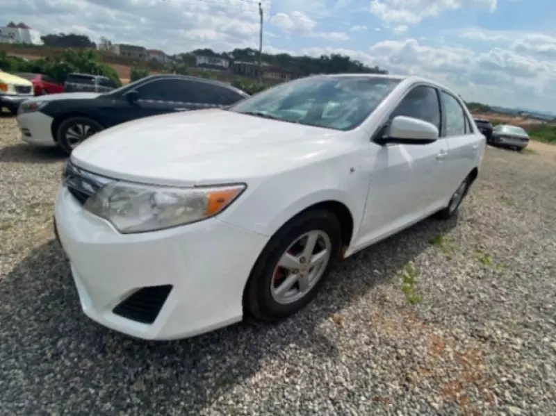 TOYOTA Camry - 2014